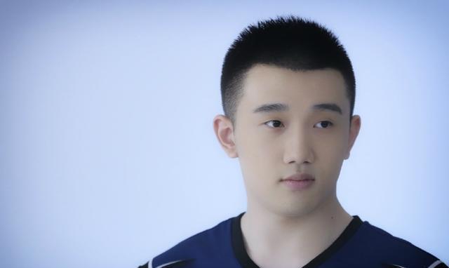 Ming重返赛场，出色防守首场状态出色，中国队观众沸腾！气势如虹延续(无限之军事基地)
