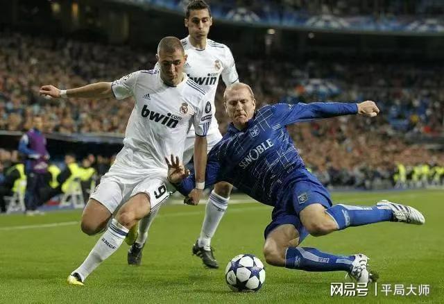 包含欧超杯清晨再迎强敌；巴塞罗那强势反弹；主帅态度——悬念犹存；赛程密集仍需轮换的词条