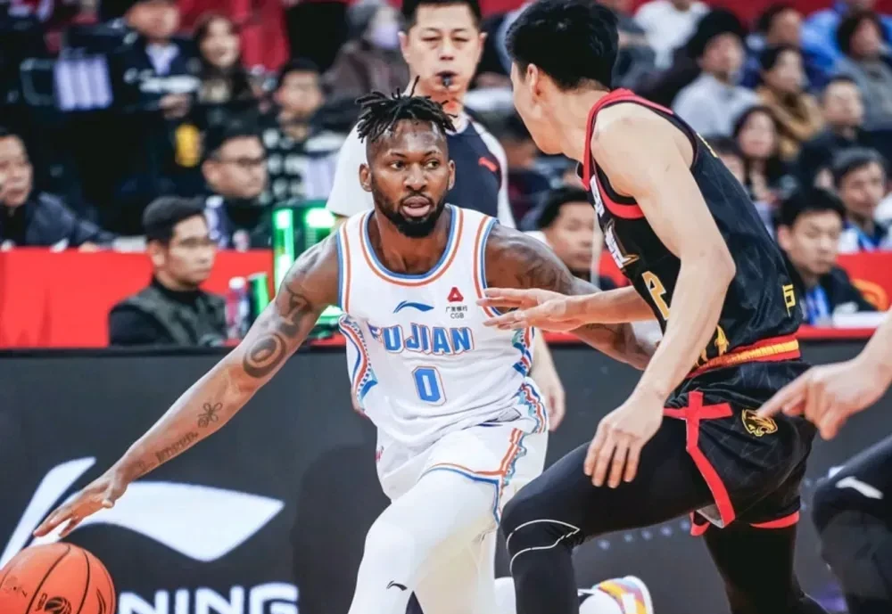 赛地聚焦：NBA季后赛加时末段热度飙升；广厦男篮伤情更新；更衣室稳定；训练强度明显提升的简单介绍